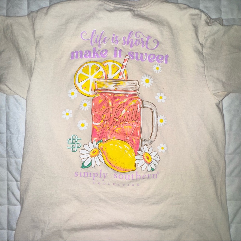 Simply Southern‎ Cream Graphic Girls M T-Shirt